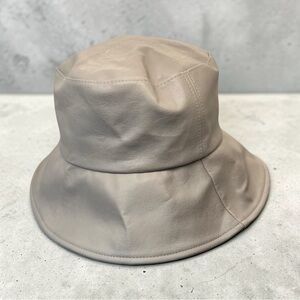 Nwt New Olive & Pique Genuine
Vegan Leather Bucket Hat 100% PU
leather